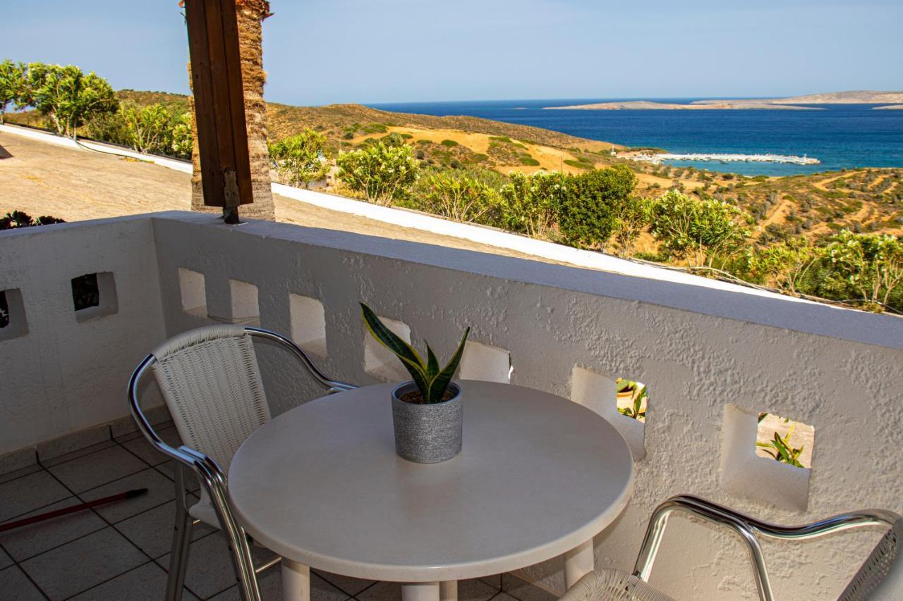 פלקסטרון Castri Village Hotel מראה חיצוני תמונה