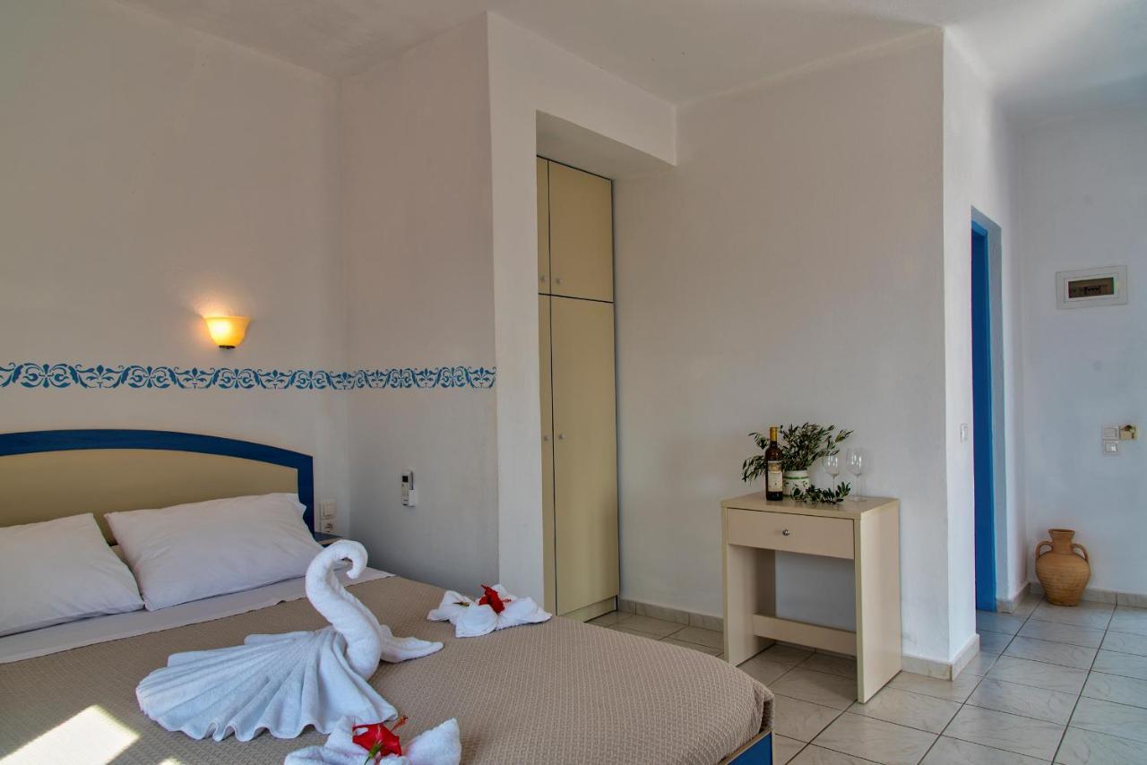 פלקסטרון Castri Village Hotel מראה חיצוני תמונה