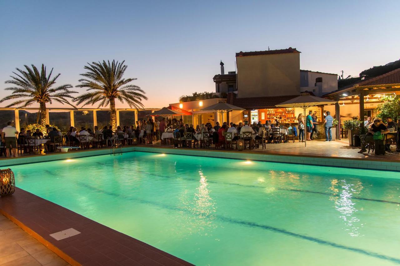 פלקסטרון Castri Village Hotel מראה חיצוני תמונה